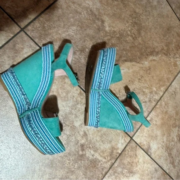 Stuart Weitzman Island suede wedge sandals - Size 9 - Picture 7 of 8